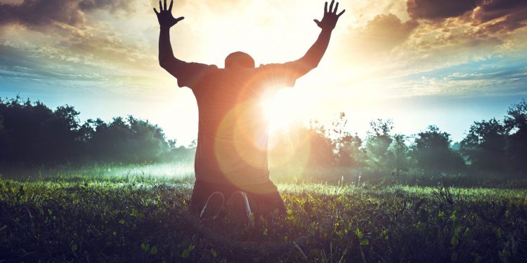 Fé pode interferir no funcionamento do cérebro e regular estado de ânimo