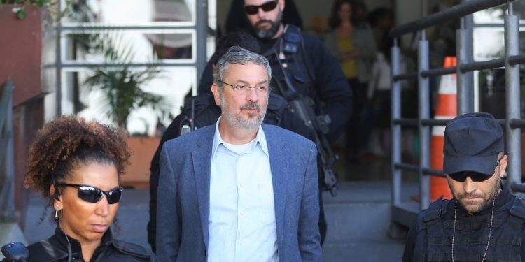 Lava Jato: Justiça suspende execução de pena de Palocci e autoriza que ex-ministro retire tornozeleira eletrônica