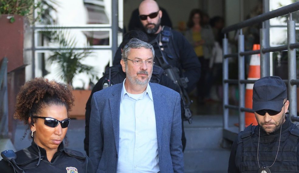 Lava Jato: Justiça suspende execução de pena de Palocci e autoriza que ex-ministro retire tornozeleira eletrônica