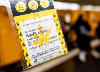 Metrô de Berlim cria bilhete comestível de cannabis: “Engula o estresse”