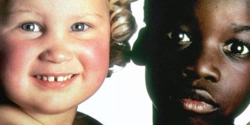 ‘Saudade de quando preto era escravo’: garoto é vítima de racismo em escola