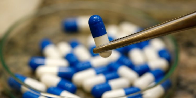 Pfizer diz que pílula contra Covid-19 reduz risco de hospitalização e morte em 89%