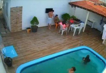 Garota de 13 anos é sugada por ralo de piscina, fica 2 minutos submersa e é salva no Piauí; veja vídeo