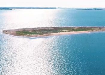 Queda no nível da represa de Jurumirim revela ilha no interior de SP