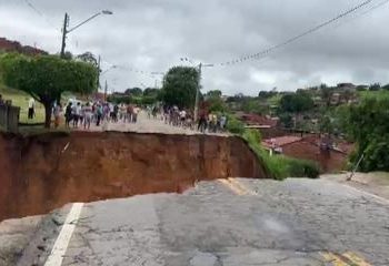 Rodovias são interditadas no sul e sudoeste da BA após alagamentos e deslizamentos provocados pela chuva; veja situações