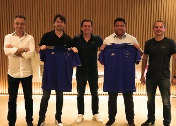 Ronaldo Fenômeno anuncia compra do Cruzeiro por R$ 400 milhões