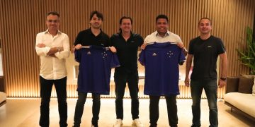 Ronaldo Fenômeno anuncia compra do Cruzeiro por R$ 400 milhões