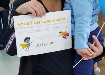‘Se recuperando bem’, diz pai de menino que sobreviveu ao ataque a creche em Saudades