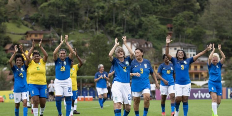 Pioneiras exaltam reconhecimento recebido durante evento na Granja Comary