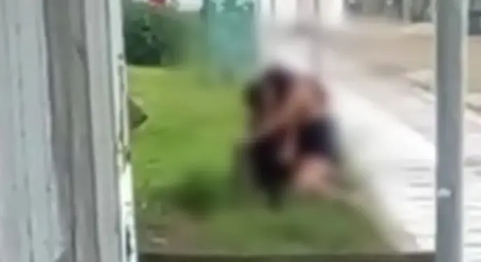 Casal é flagrado fazendo sexo em orla de praia em Santos