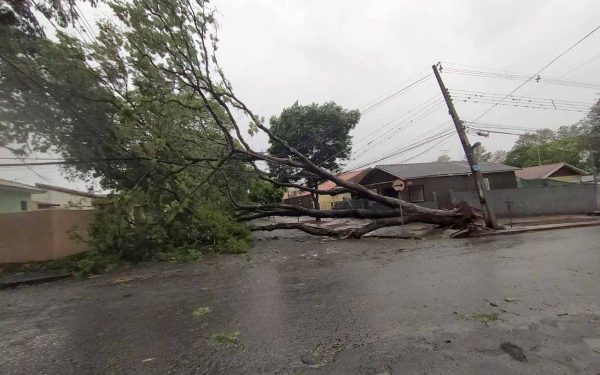 Paraná tem risco de tempestade até a quarta-feira