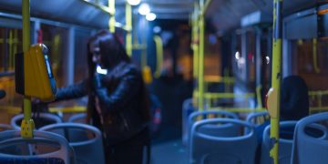 Desembarque seguro para mulheres, idosos e deficientes é lei no Paraná