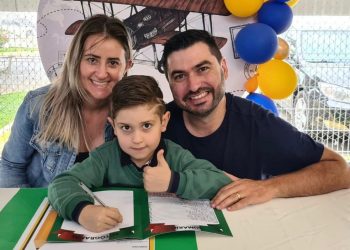 Família comemora autorização de vacina da Pfizer contra Covid para crianças: ‘Esperança e proteção’, exalta pai