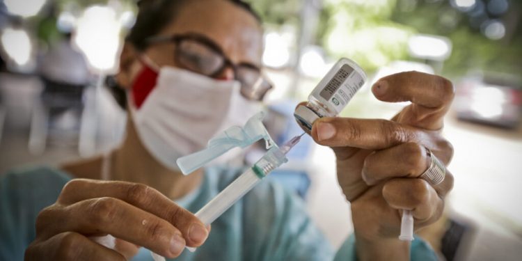 Vacina contra nova gripe só chega em março de 2022