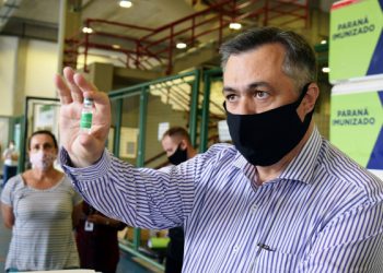 Secretário de Saúde volta a pedir que população se vacine. ‘Só assim não seremos alvo fácil para o vírus’