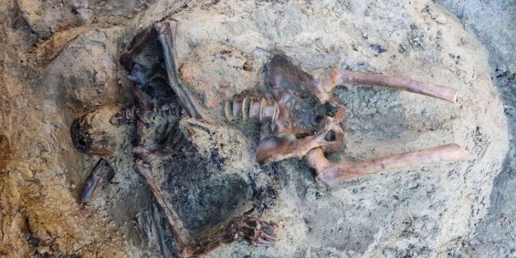 Achado esqueleto de homem ‘vaporizado’ pela erupção do Vesúvio