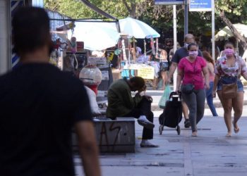 Brasil pode chegar a 1 milhão de casos diários de Covid em 15 dias, diz estudo