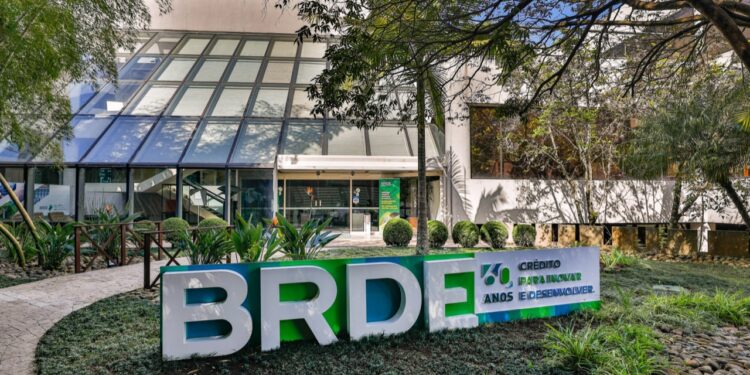 BRDE e Ancine publicam primeiro edital de 2022 para produção cinematográfica