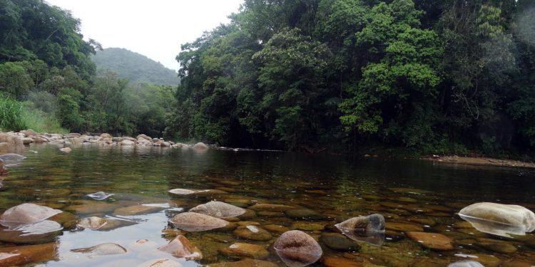 Após novo afogamento, Corpo de Bombeiros alerta banhistas para perigos em rios e cachoeiras