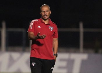 Técnico do São Paulo, Alex reencontra o Palmeiras na semifinal da Copinha: ‘Complicadíssimo’