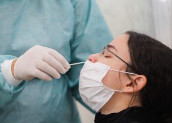 Cientistas descobrem subvariante da Ômicron ainda mais infecciosa