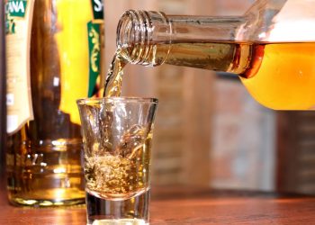 Embriagado agride esposa e vai preso