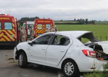 Acidente na BR-376 causa morte de idosa e criança