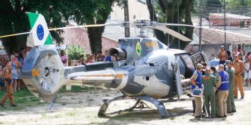 Cinco jovens são baleados durante ataque em praça de Curitiba; um adolescente morreu