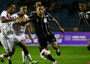Com gol no fim, Resende vence de virada e elimina o Corinthians na Copinha
