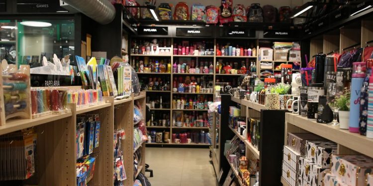 Inmetro recomenda atenção na compra de materiais escolares