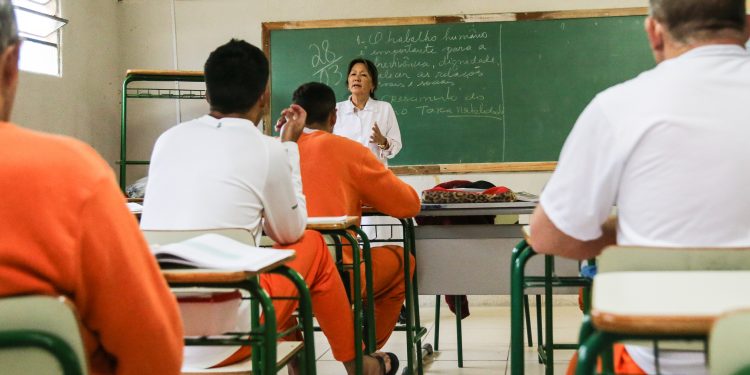 Participação dos presos no Enem-PPL cresce 15% no Paraná