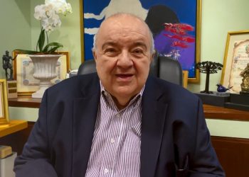 Rafael Greca faz exames médicos após dores abdominais