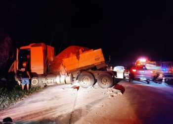 Duas pessoas morrem em acidente entre carro e caminhão, em Guaraniaçu