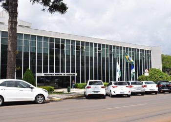 Guarapuava sanciona lei que proíbe nomeação de funcionários condenados por feminicídios e crimes da Lei Maria da Penha