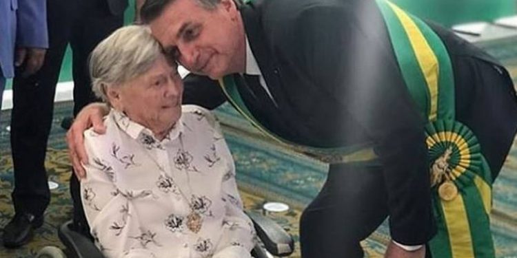 Morre a mãe de Jair Bolsonaro, aos 94 anos, no interior de SP