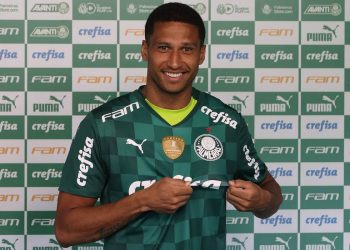 Murilo chega ao Palmeiras de olho em vaga no time titular