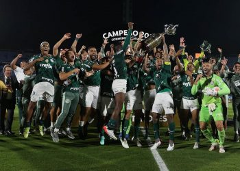 Palmeiras é eleito o melhor do mundo, título inédito para o país