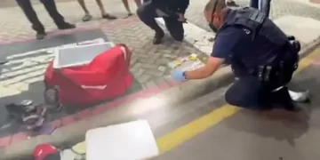 Motociclista que fazia ‘delivery’ de droga sofre acidente e acaba preso: “Era entrega de ‘Ipó’”