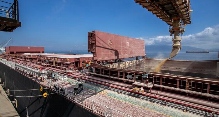 8 pessoas são presas suspeitas de preparar envio de cocaína pelo Porto de Paranaguá
