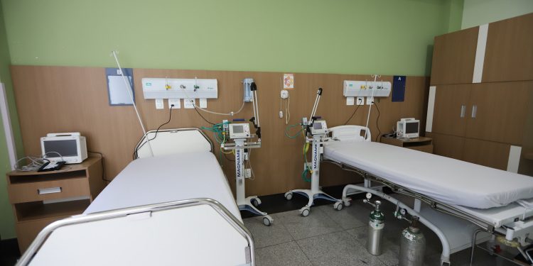Saúde reativa quase 500 leitos para pacientes com Covid-19 e H3N2 no Paraná