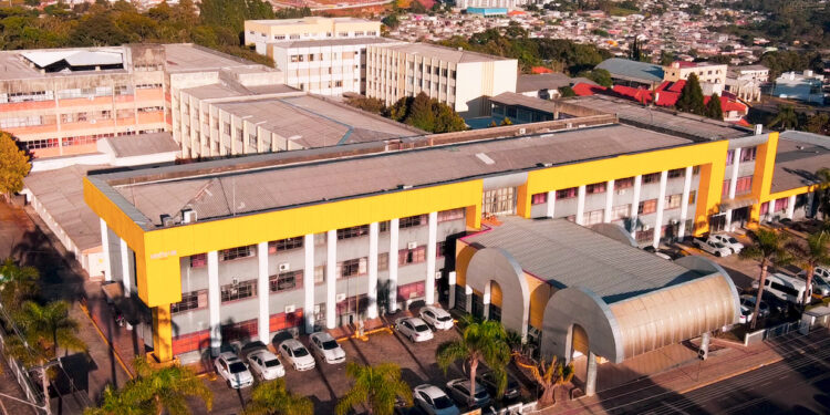 Unicentro retoma aulas presenciais na segunda e apresenta regras do retorno