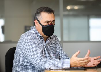 Vacinação em massa contra a Covid-19 salvou a vida de muitos paranaenses, diz Beto Preto