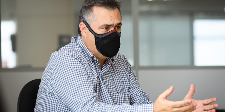 Vacinação em massa contra a Covid-19 salvou a vida de muitos paranaenses, diz Beto Preto