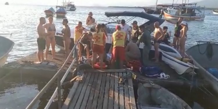 Homem morre afogado após saltar de embarcação em Guaratuba, dizem bombeiros