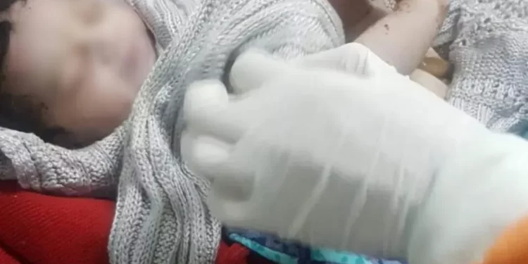 Choro chama atenção e recém-nascido é encontrado em centro esportivo de Araucária