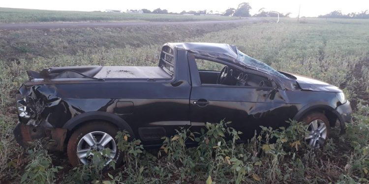 Jovem de 19 anos morre após capotar veículo em Assis Chateaubriand, diz Polícia Rodoviária do Paraná