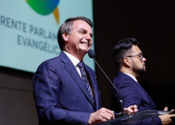 PF conclui que Bolsonaro não cometeu crime de prevaricação no caso da compra de vacina