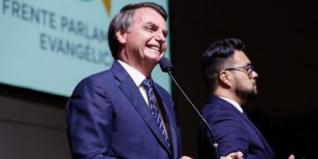 PF conclui que Bolsonaro não cometeu crime de prevaricação no caso da compra de vacina