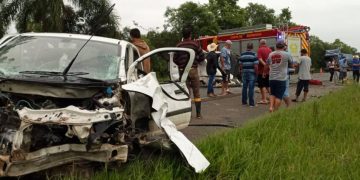 Grave acidente na BR-476 envolve três veículos e deixa nove pessoas feridas
