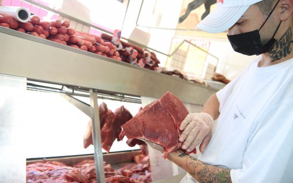 Preço de carne bovina e de frango sobe; já a suína registra queda